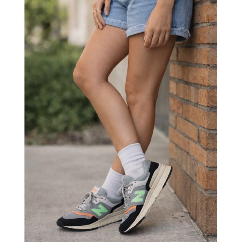 New Balance 997H Retro Running Sneakers Womens Size 6 Gray Green Orange NWT